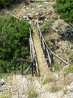 schmale Brücke / Sardinien
